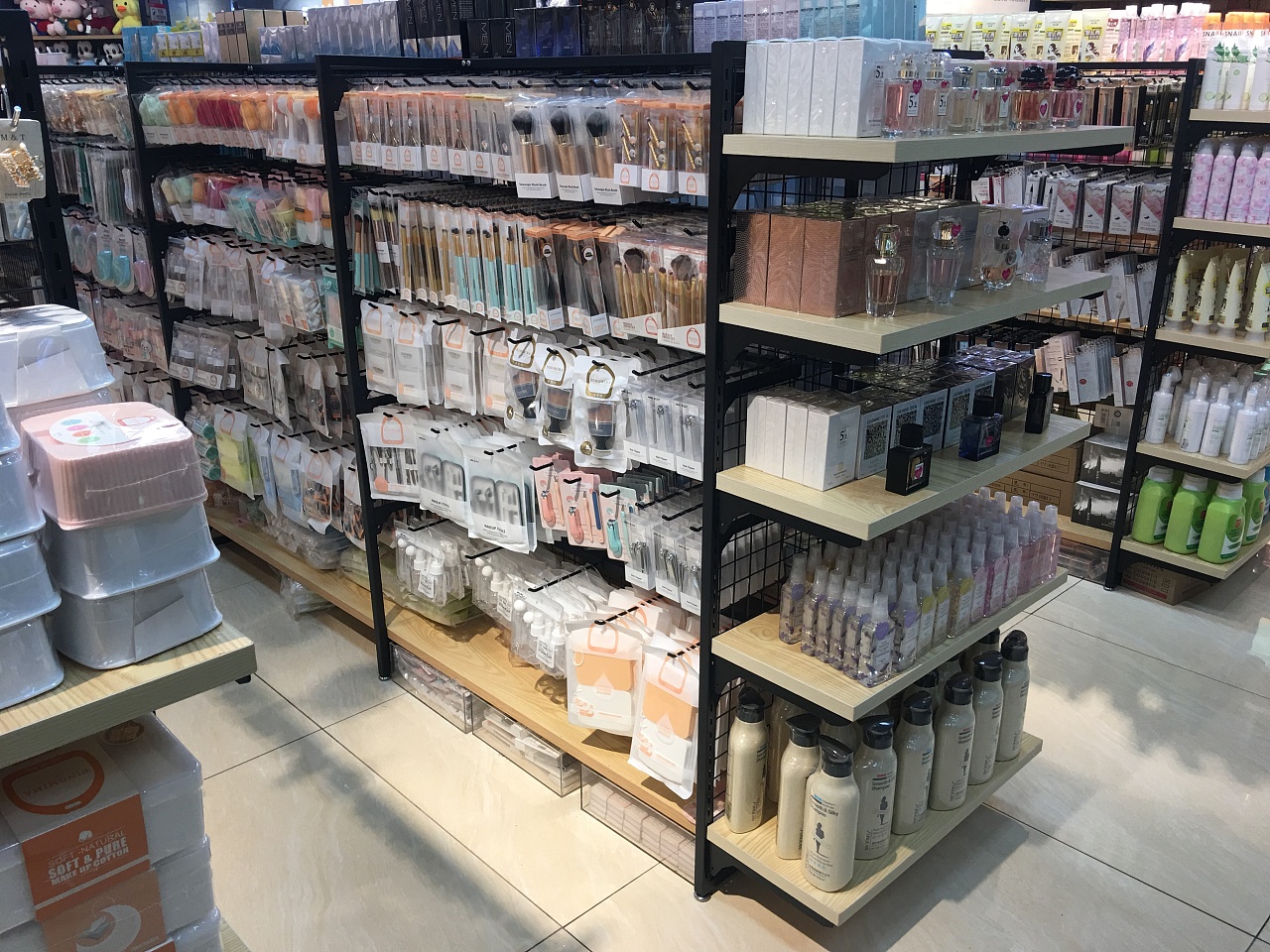 开一家NOME风格日用品店 从货架到运营的全面准备指南